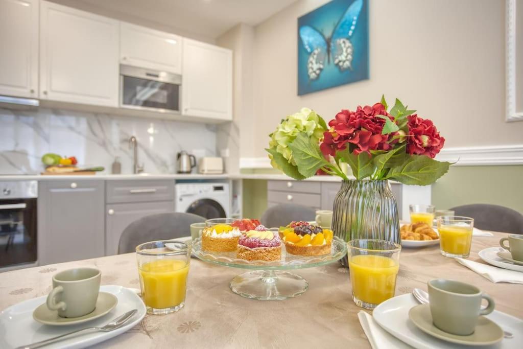 Charming Apart New 2 Bedrooms With Aircon Paris Eksteriør billede