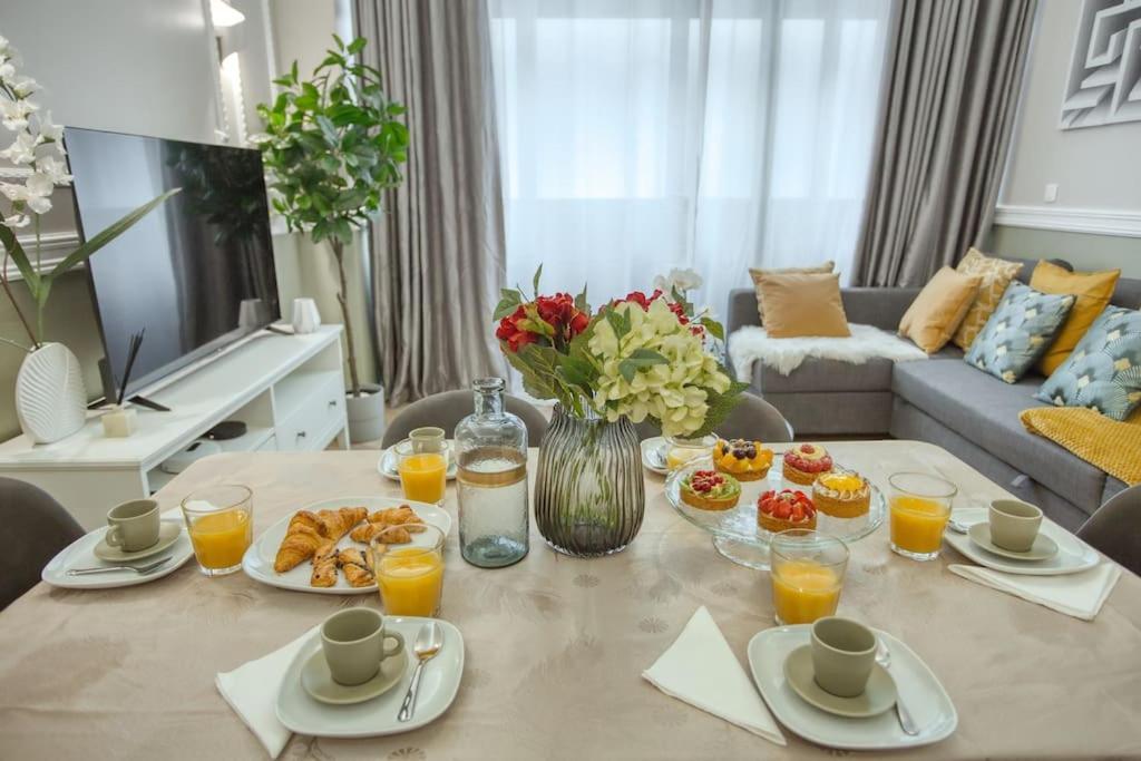 Charming Apart New 2 Bedrooms With Aircon Paris Eksteriør billede