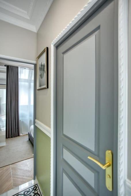 Charming Apart New 2 Bedrooms With Aircon Paris Eksteriør billede